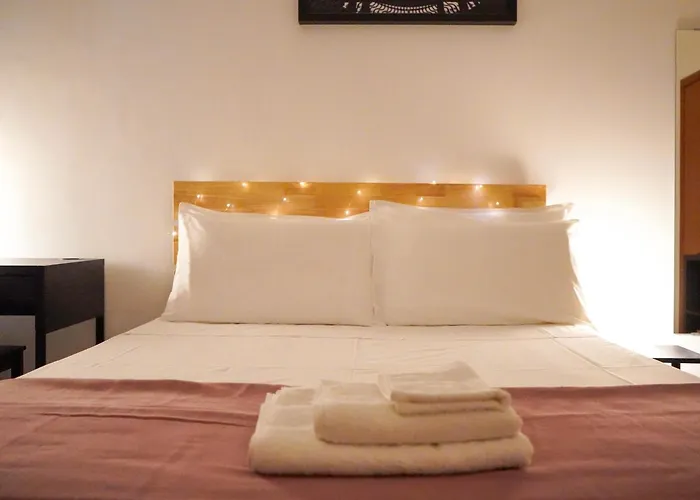 לינה וארוחת בוקר The Good Place